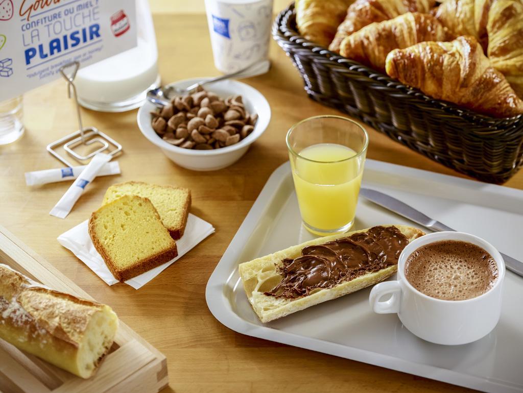 Ibis Budget Монбельяр Экстерьер фото